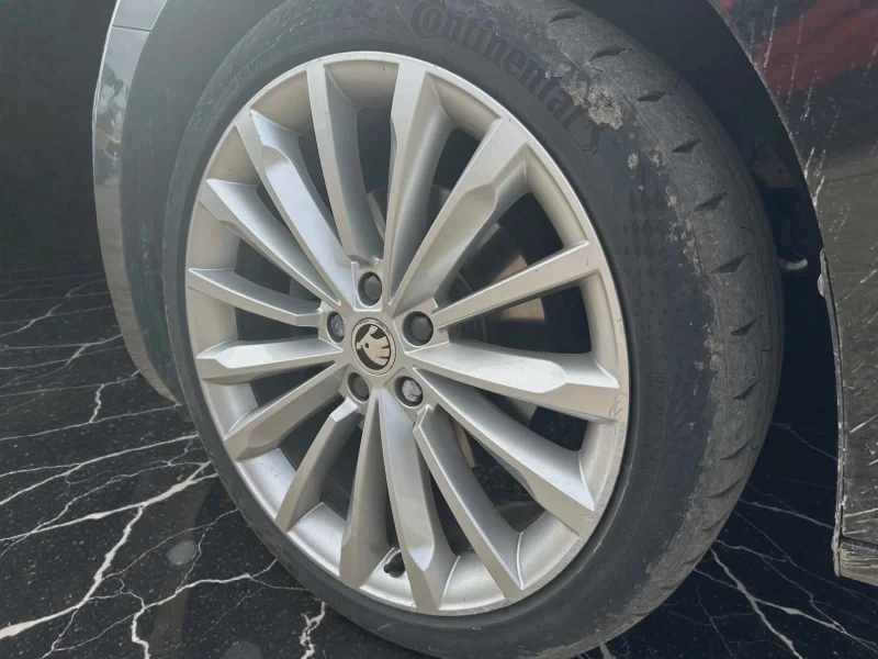 Skoda Superb, снимка 15 - Автомобили и джипове - 52047220