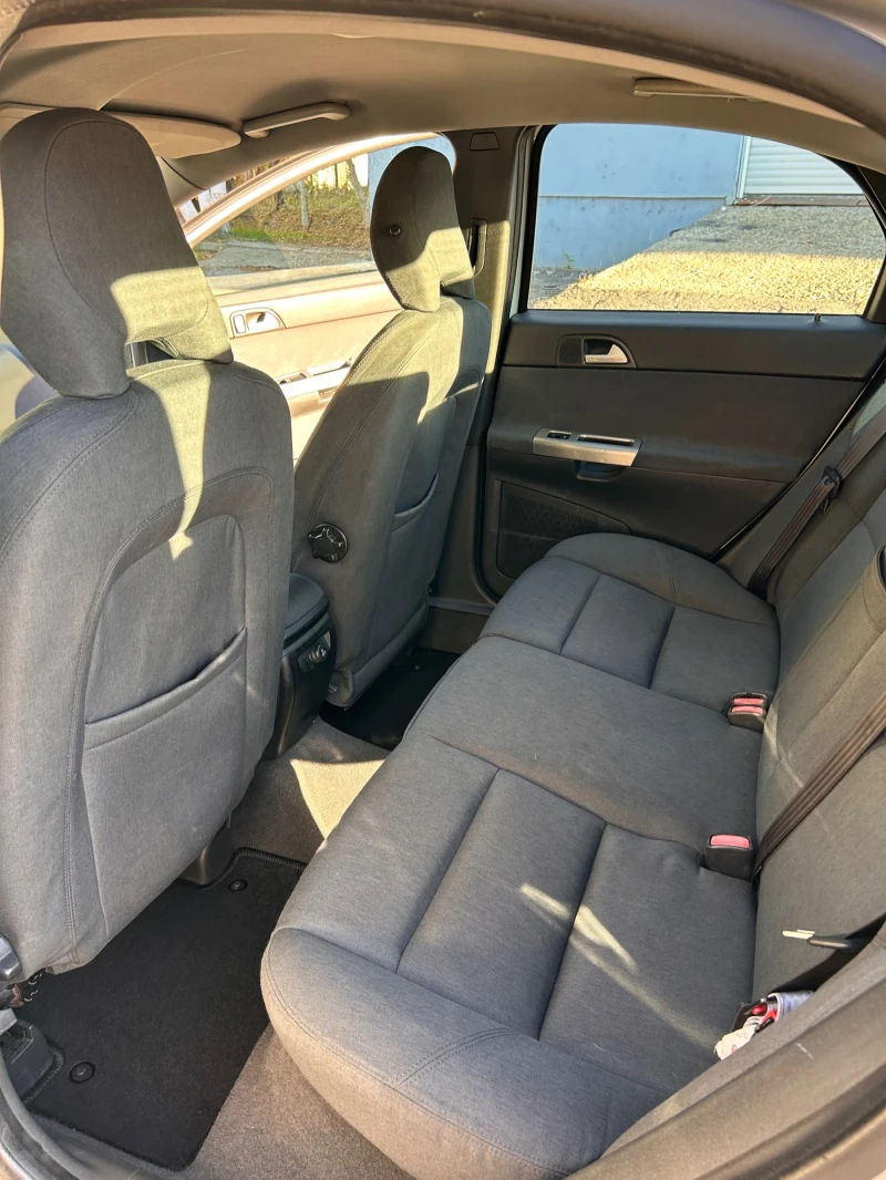 Volvo S40, снимка 9 - Автомобили и джипове - 52715598