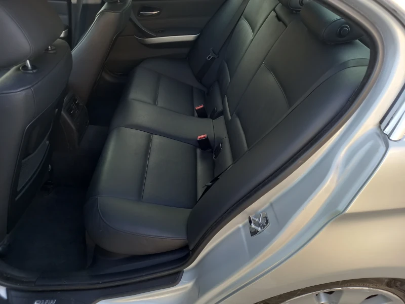 BMW 330 330 Xi, снимка 16 - Автомобили и джипове - 53060129