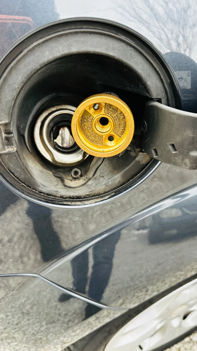 Ford Focus 1.6i газ  Италия, снимка 13 - Автомобили и джипове - 53541589