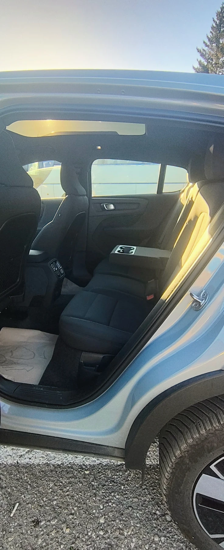 Volvo C40  - изображение 7