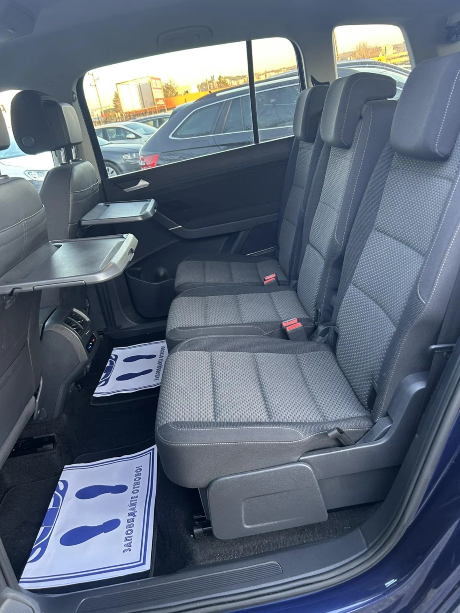 VW Touran 1.6 TDI 115 * DSG * 6+ 1 * CAMERA * NAVI * E6 *  | Mobile.bg   13