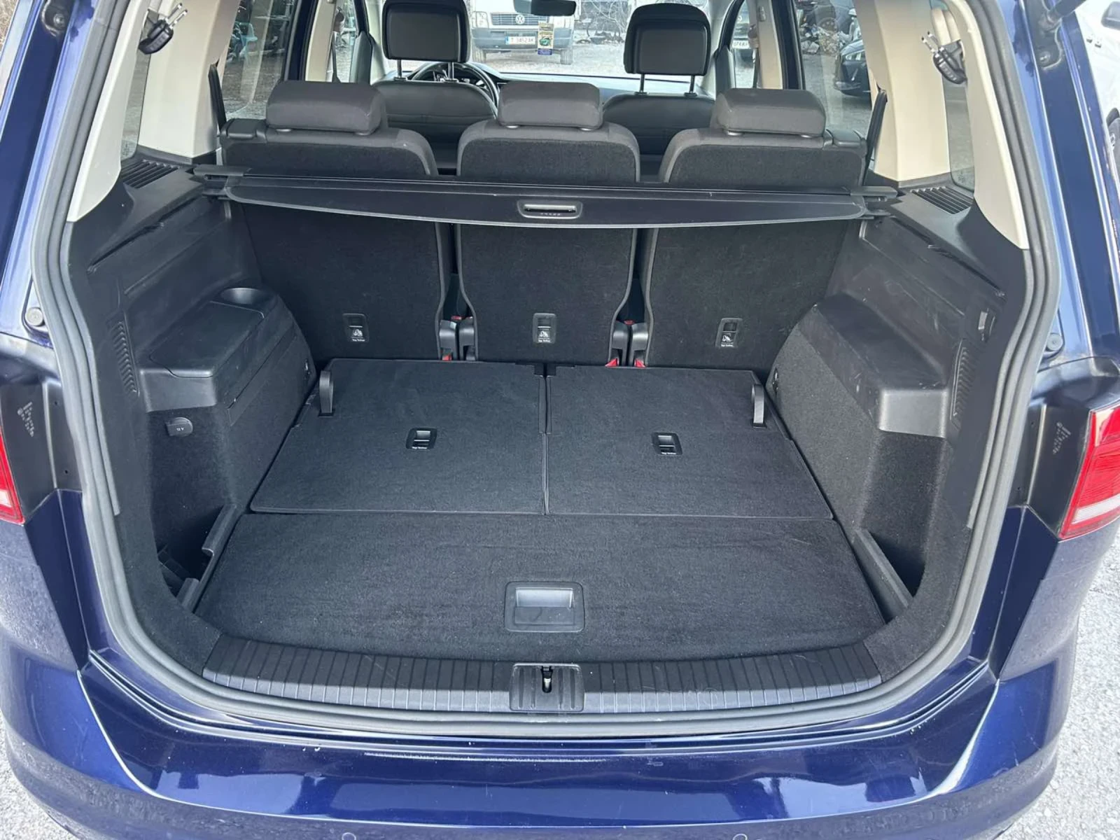 VW Touran 1.6 TDI 115 * DSG * 6+ 1 * CAMERA * NAVI * E6 *  | Mobile.bg   15