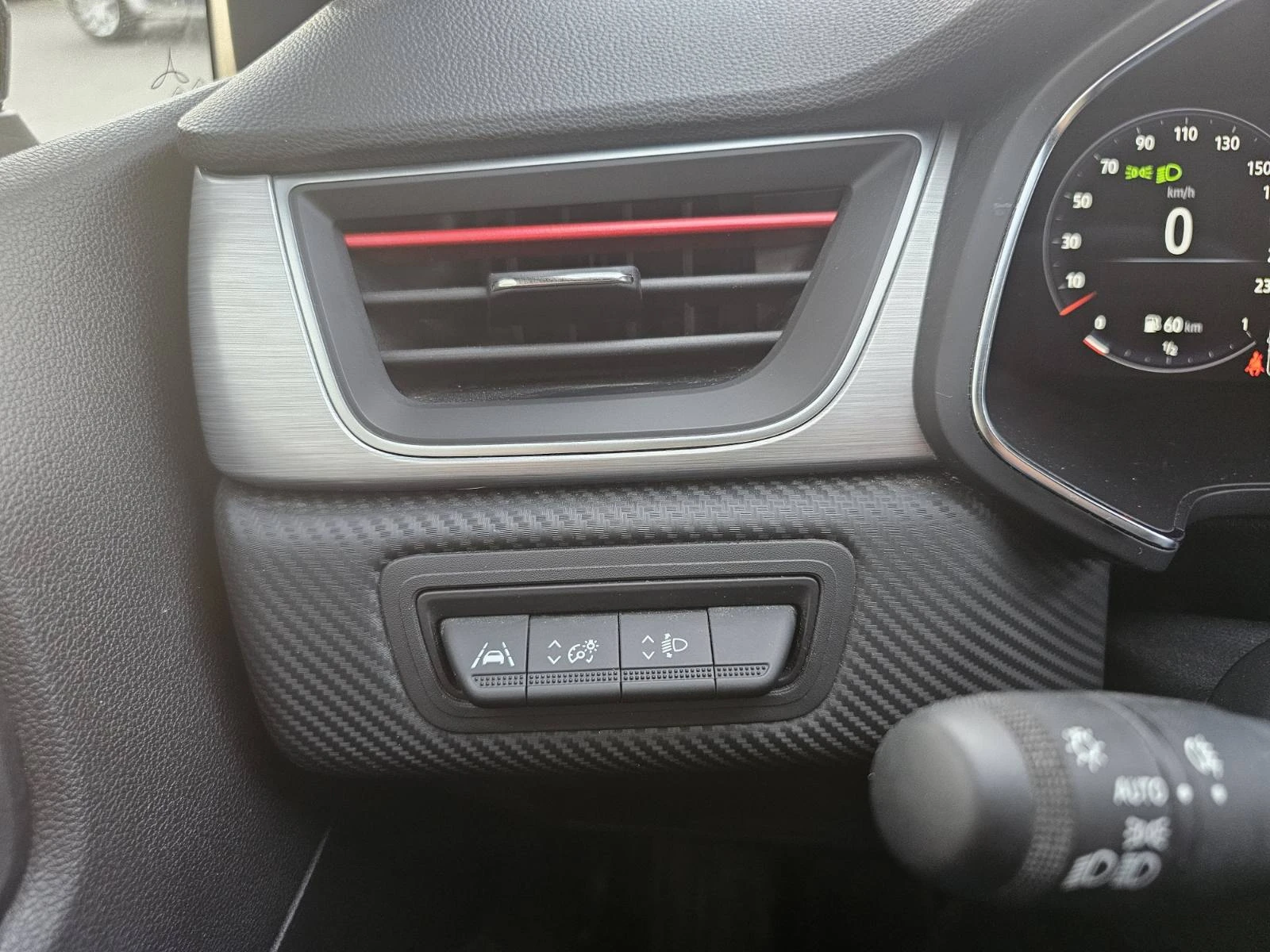 Renault Captur 1.3 TCe 158 Hybrid  - изображение 10