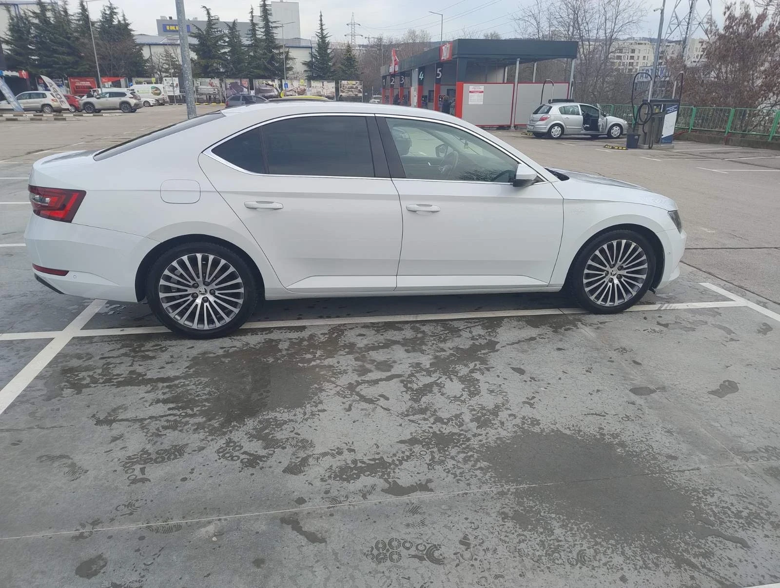 Skoda Superb Skoda Superb 2.0 TDI LAURIN & KLEMENT 4X4 DSG AUTO, снимка 6 - Автомобили и джипове - 53637697