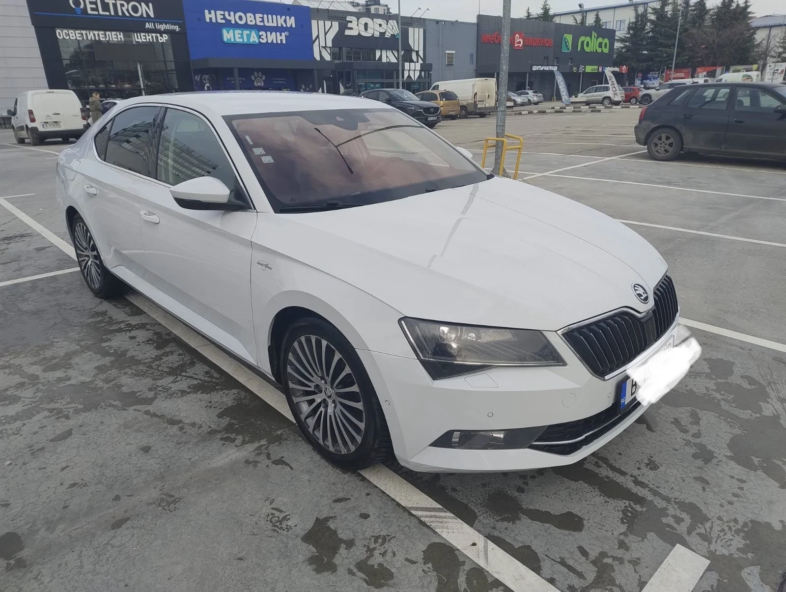 Skoda Superb Skoda Superb 2.0 TDI LAURIN & KLEMENT 4X4 DSG AUTO, снимка 7 - Автомобили и джипове - 53637697
