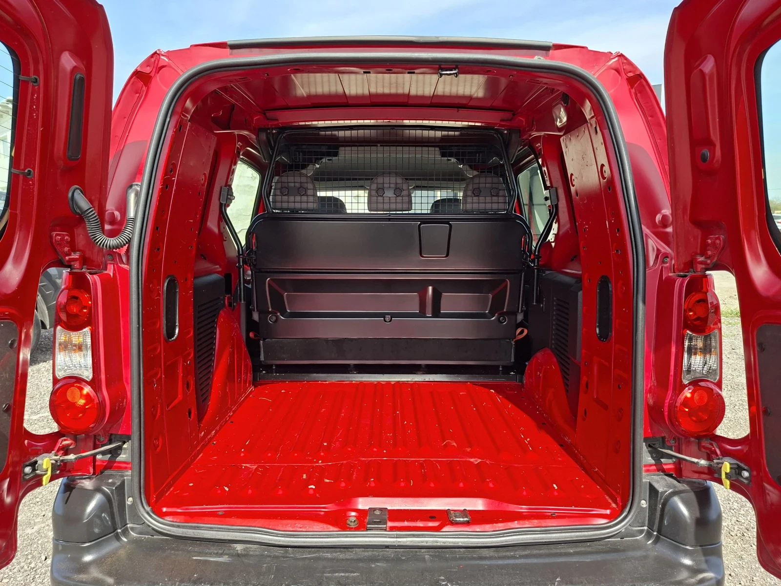 Citroen Berlingo 4+ 1-LONG/N1/КЛИМА/1.6Hdi-90кс, снимка 16 - Автомобили и джипове - 53908675