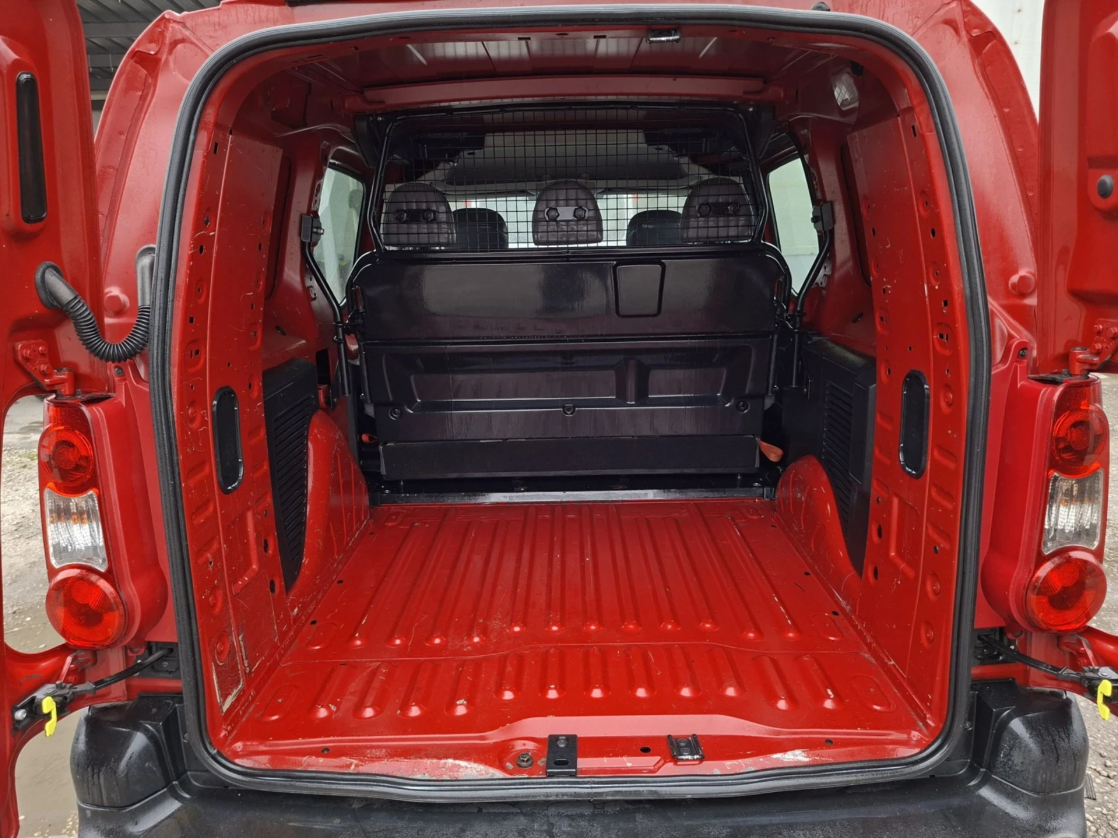 Citroen Berlingo 4+ 1/N1/LONG/КЛИМА/1.6Д-90кс, снимка 3 - Автомобили и джипове - 53908675