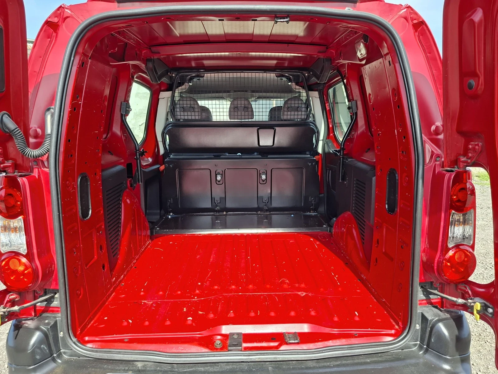 Citroen Berlingo 4+ 1-LONG/N1/КЛИМА/1.6Hdi-90кс, снимка 17 - Автомобили и джипове - 53908675