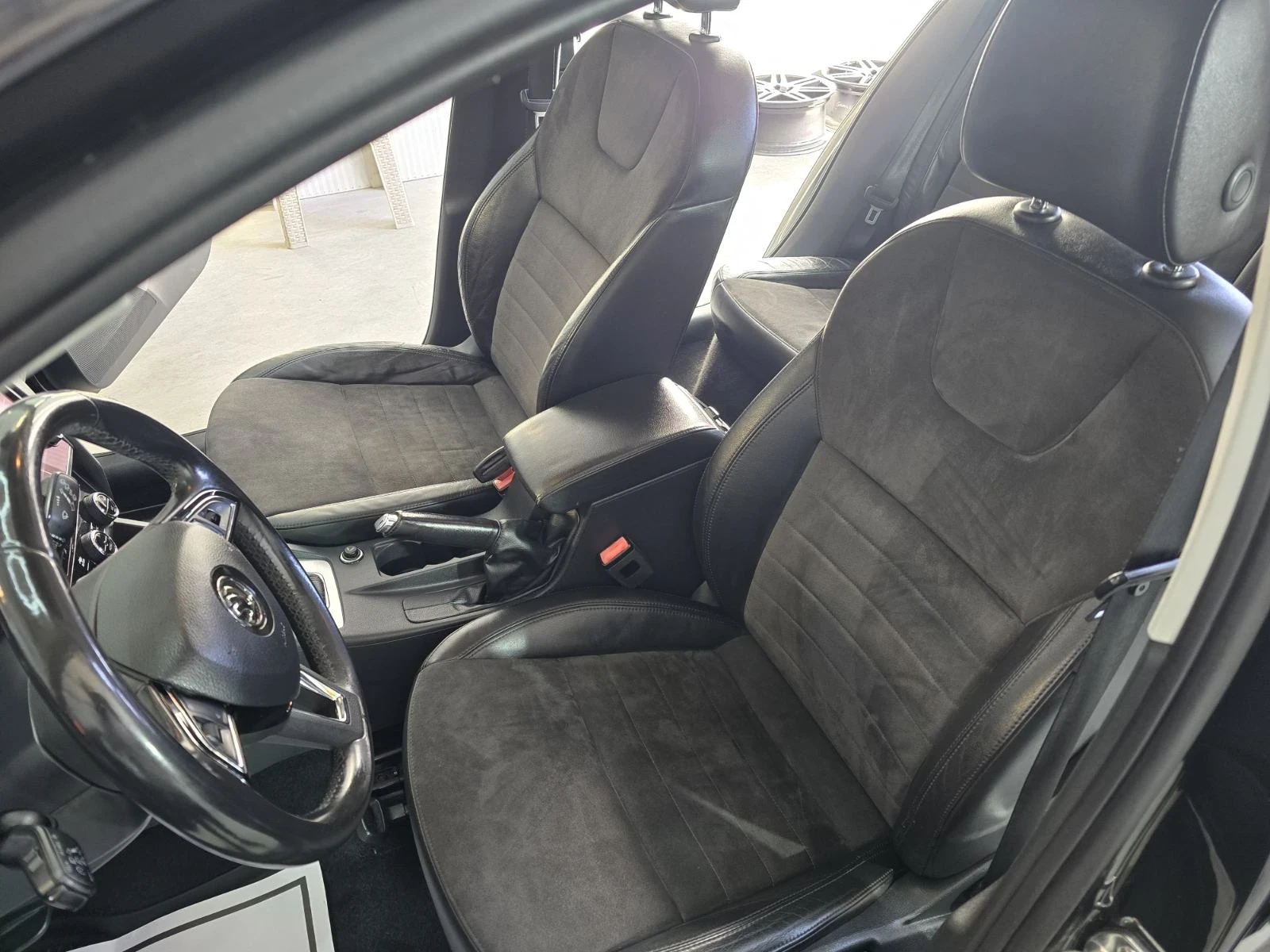 Skoda Octavia 1.5 МЕТАН/ АВТОМАТ ЛИЗИНГ, снимка 2 - Автомобили и джипове - 54206822