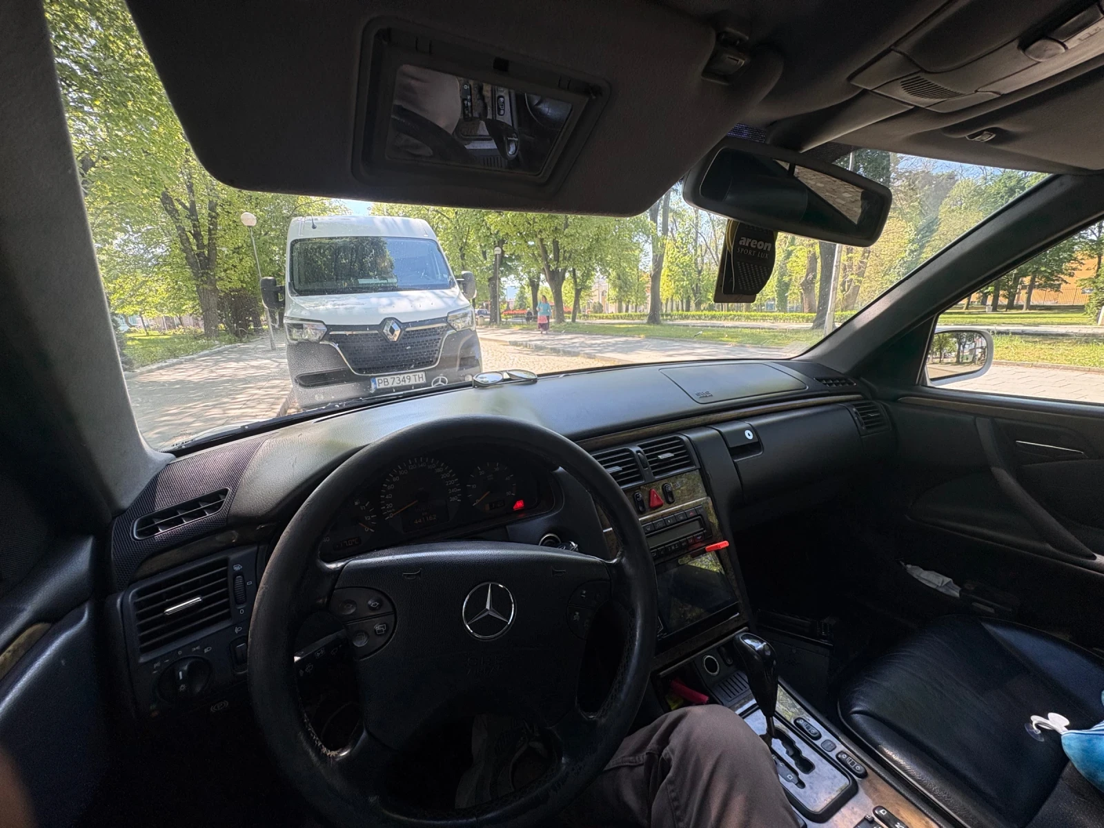 Mercedes-Benz E 320, снимка 5 - Автомобили и джипове - 54421676