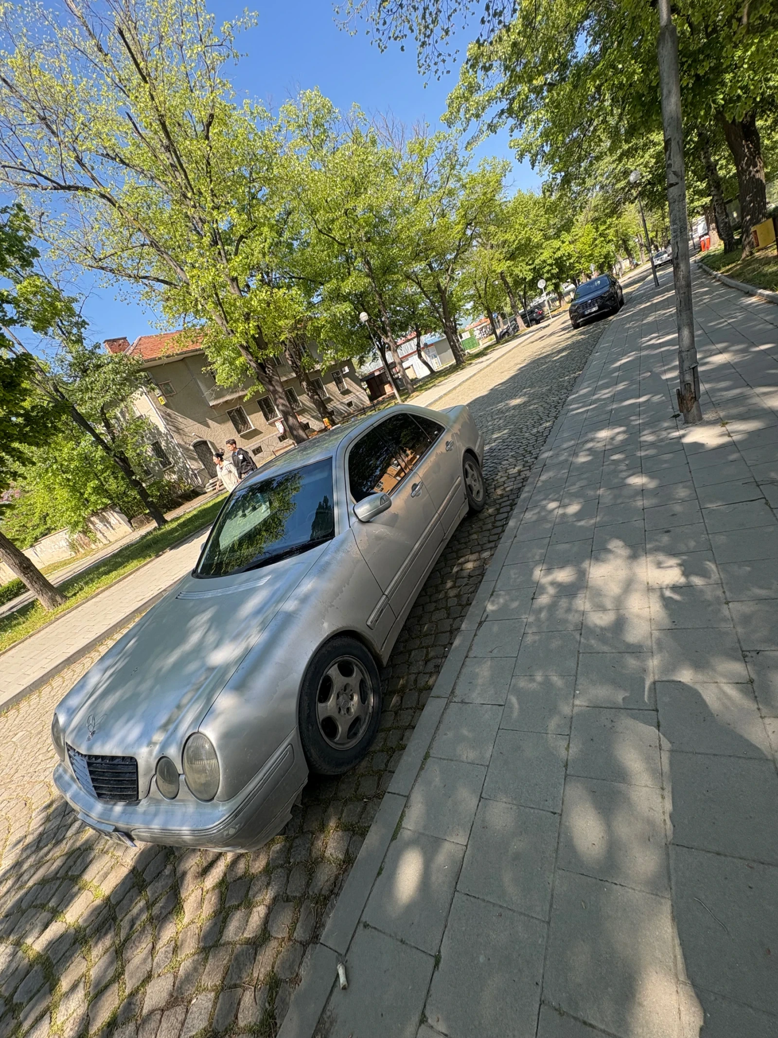 Mercedes-Benz E 320, снимка 2 - Автомобили и джипове - 54421676