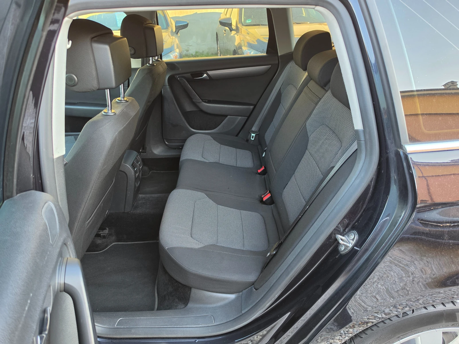VW Passat 2.0TDI AVTOMATIC/ITALIQ/, снимка 12 - Автомобили и джипове - 54443133