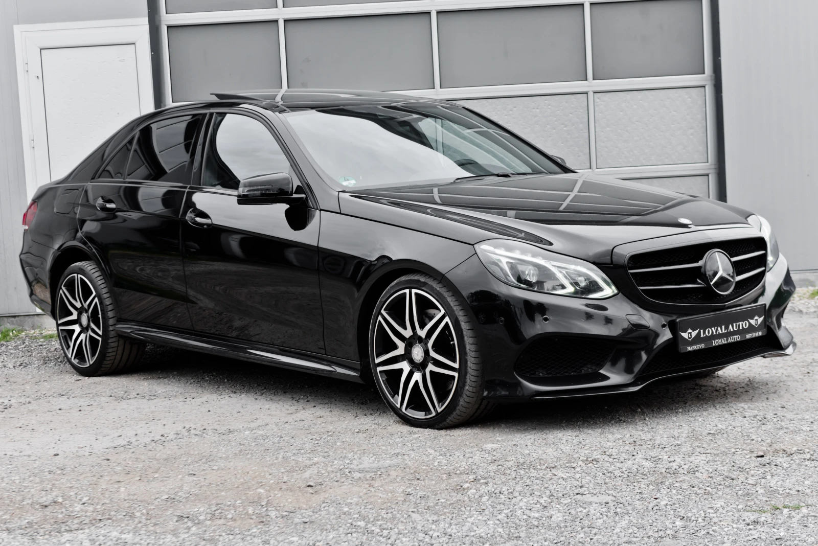 Mercedes-Benz E 350 AMG/PANORAMA/4MATIC, снимка 2 - Автомобили и джипове - 54461103