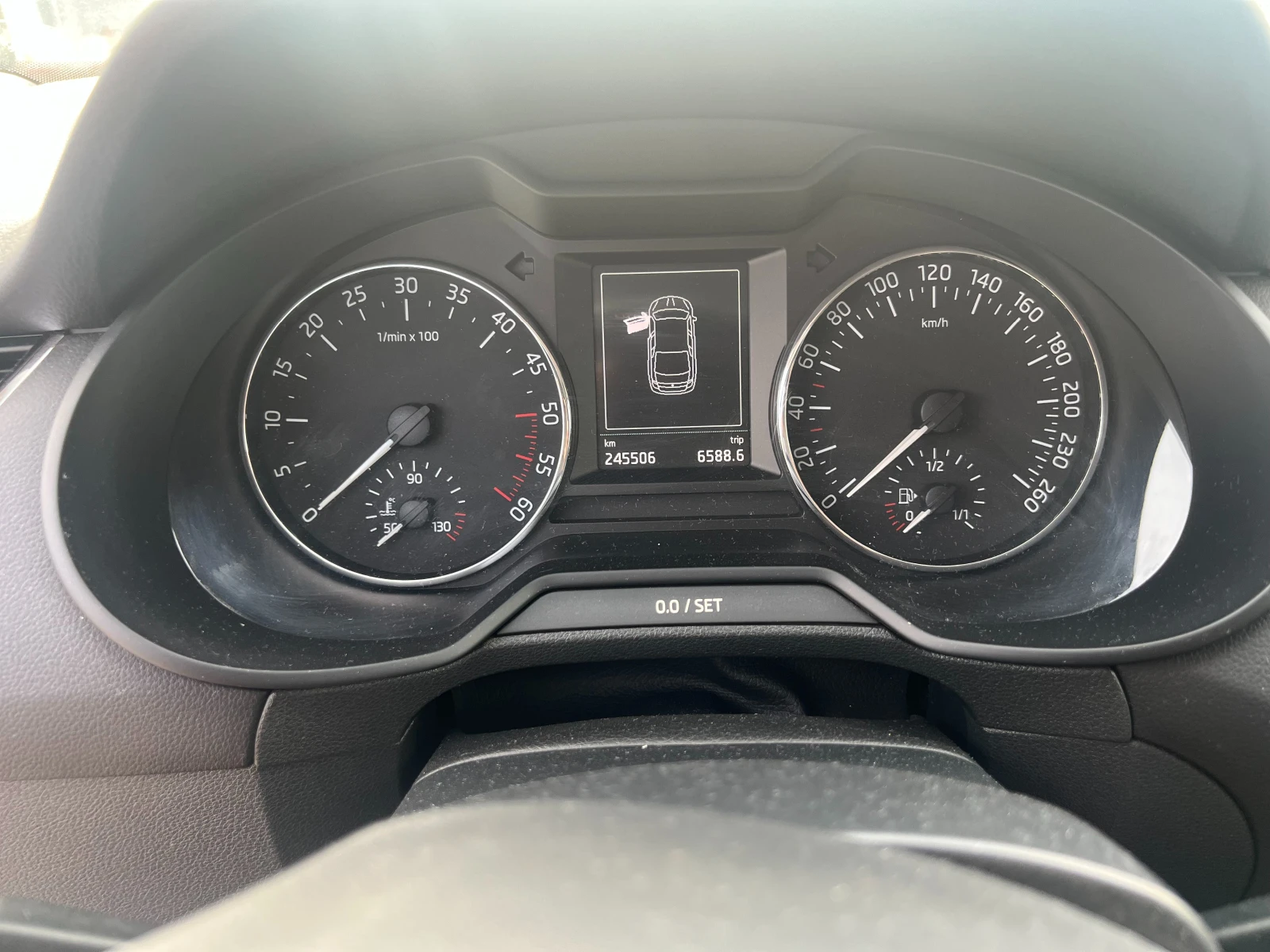 Skoda Octavia закупена от Шкода България, снимка 9 - Автомобили и джипове - 55018344