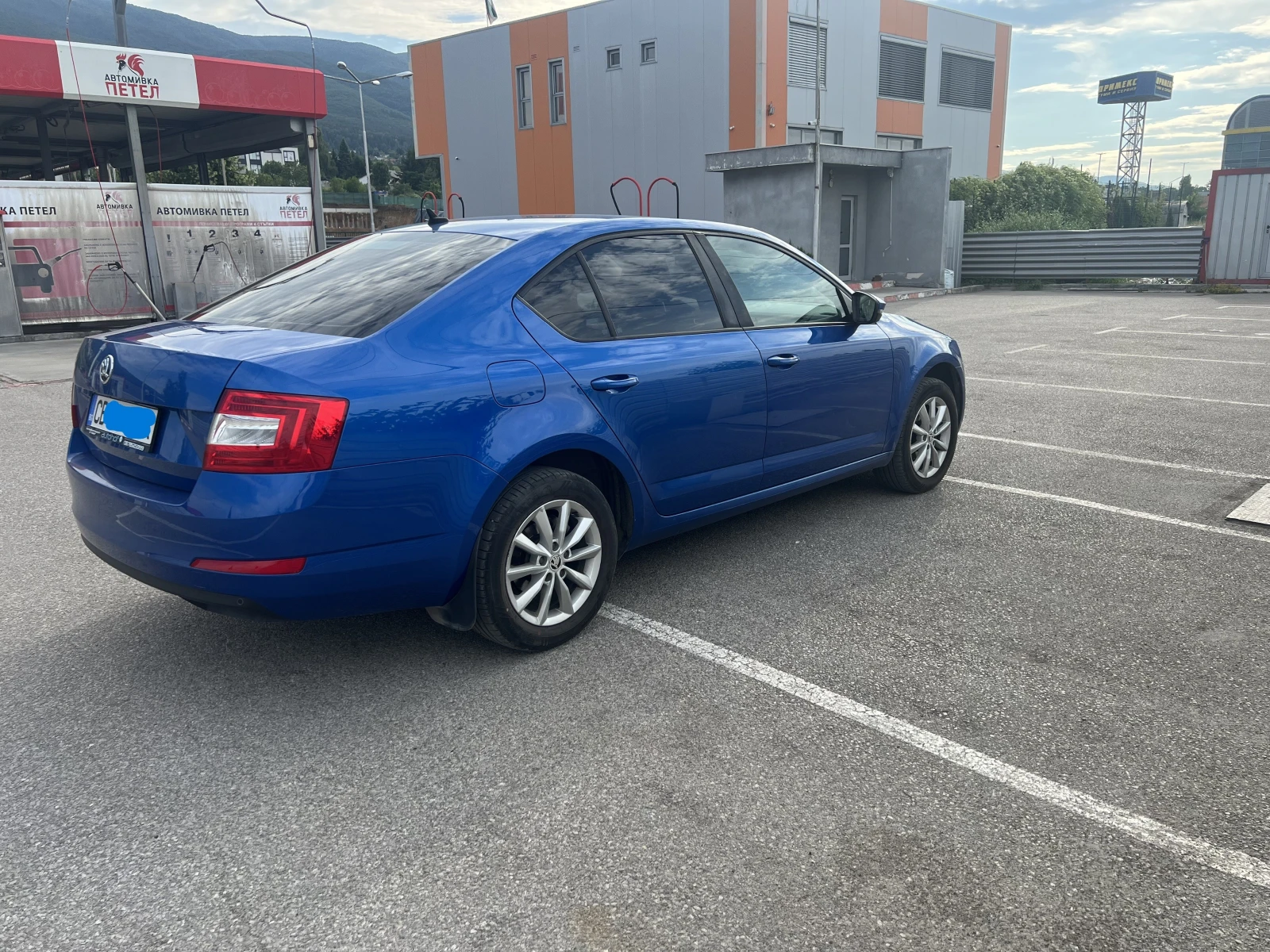 Skoda Octavia закупена от Шкода България, снимка 5 - Автомобили и джипове - 55018344