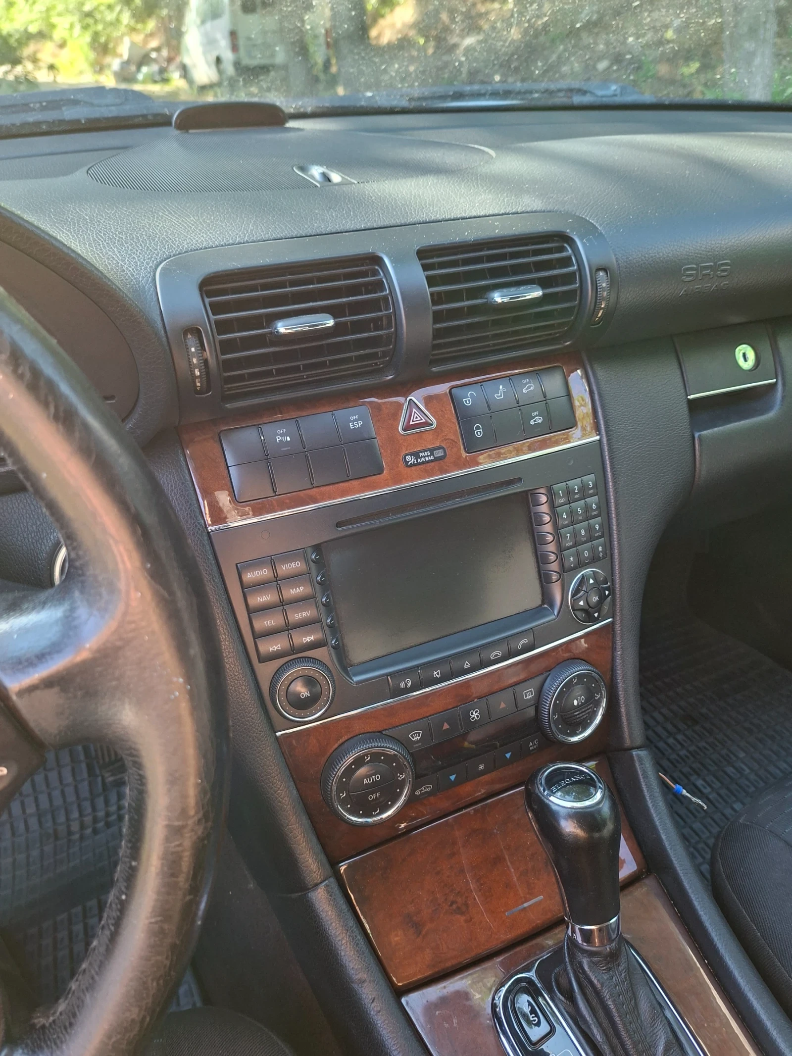 Mercedes-Benz C 220, снимка 6 - Автомобили и джипове - 55105592