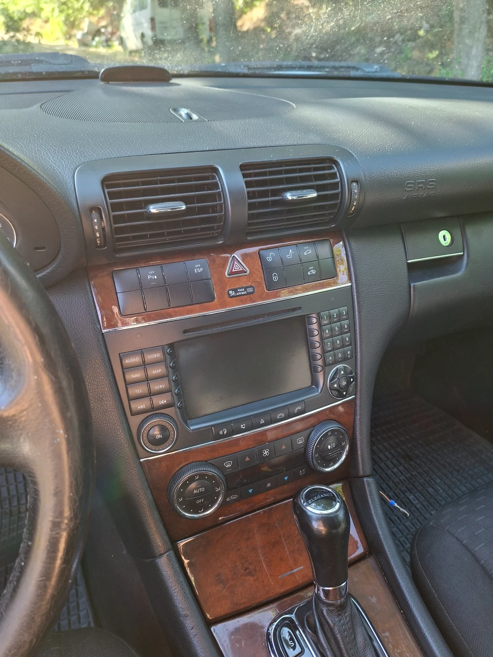 Mercedes-Benz C 220, снимка 15 - Автомобили и джипове - 55105592