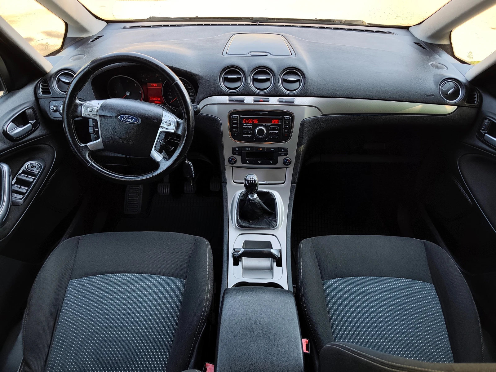 Ford Galaxy 1.6TDCI, снимка 14 - Автомобили и джипове - 55483910