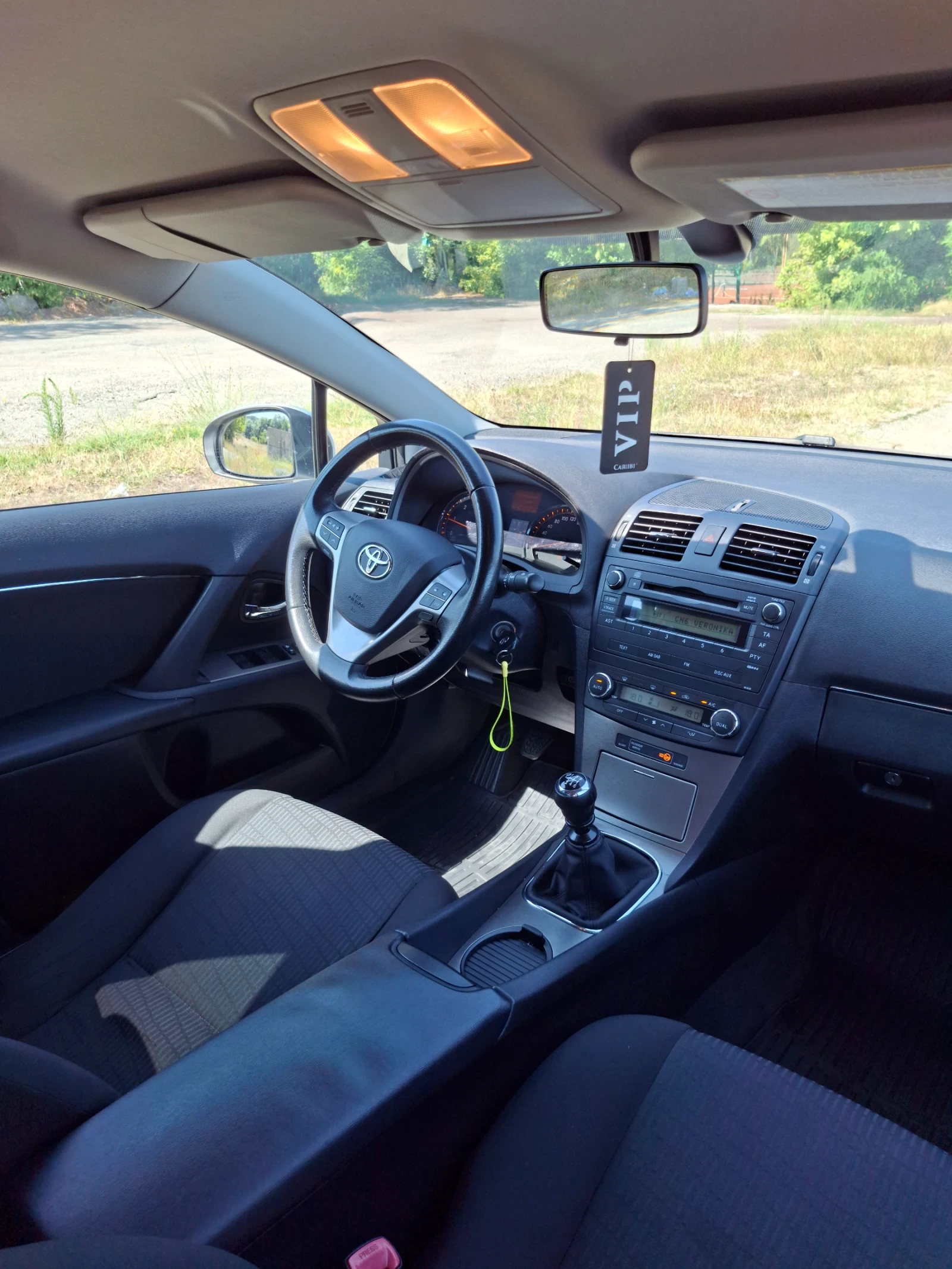 Toyota Avensis 2.0 126кс Седан, снимка 5 - Автомобили и джипове - 55484900