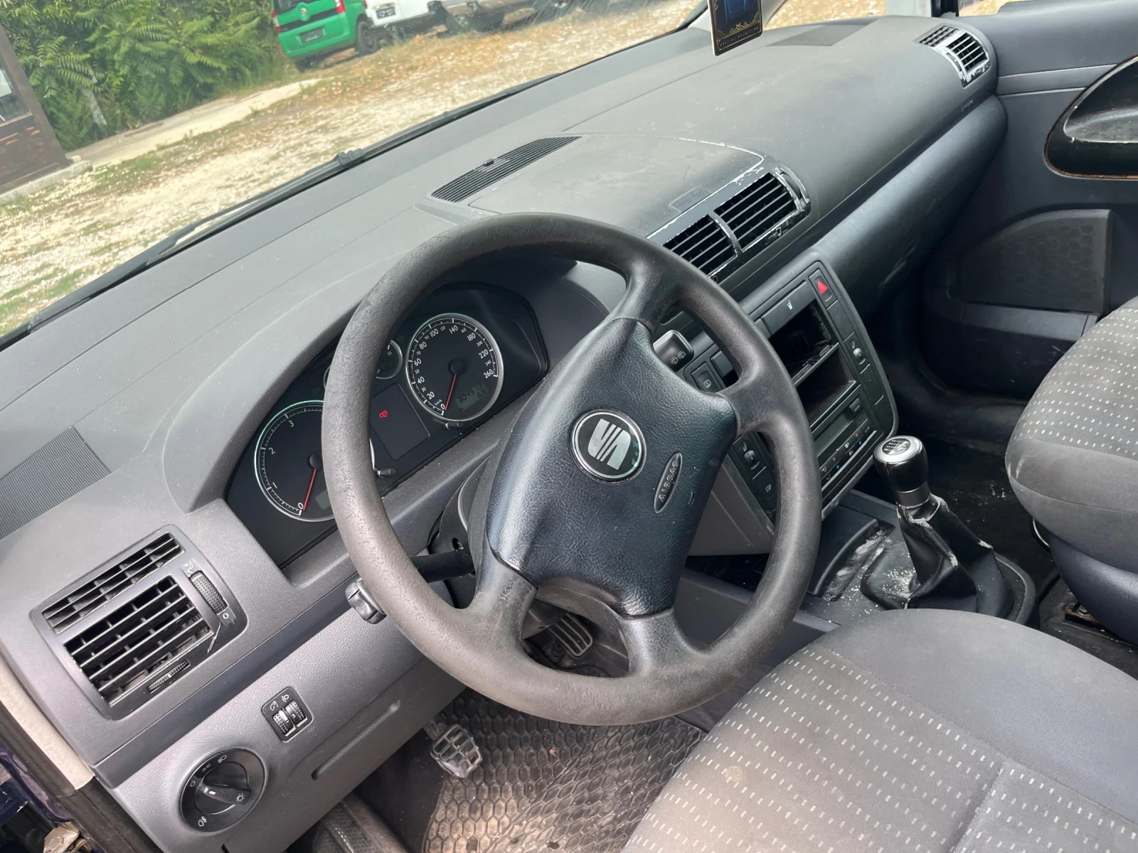 Seat Alhambra 1.9TDI, снимка 9 - Автомобили и джипове - 55571377