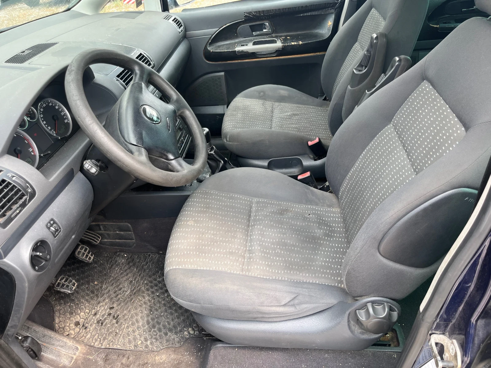 Seat Alhambra 1.9TDI, снимка 8 - Автомобили и джипове - 55571377