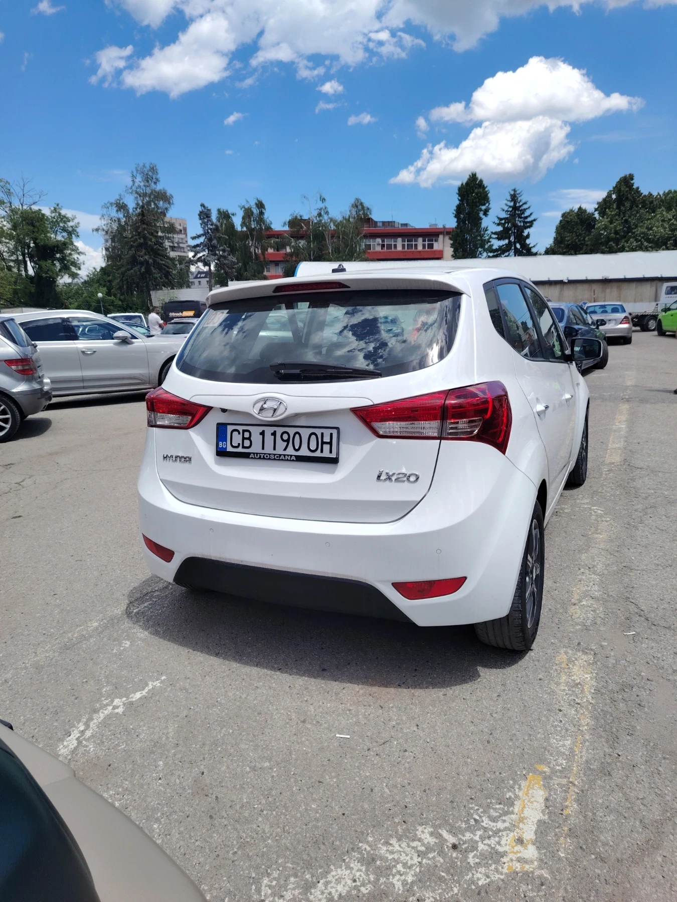 Hyundai Ix20, снимка 3 - Автомобили и джипове - 55684862