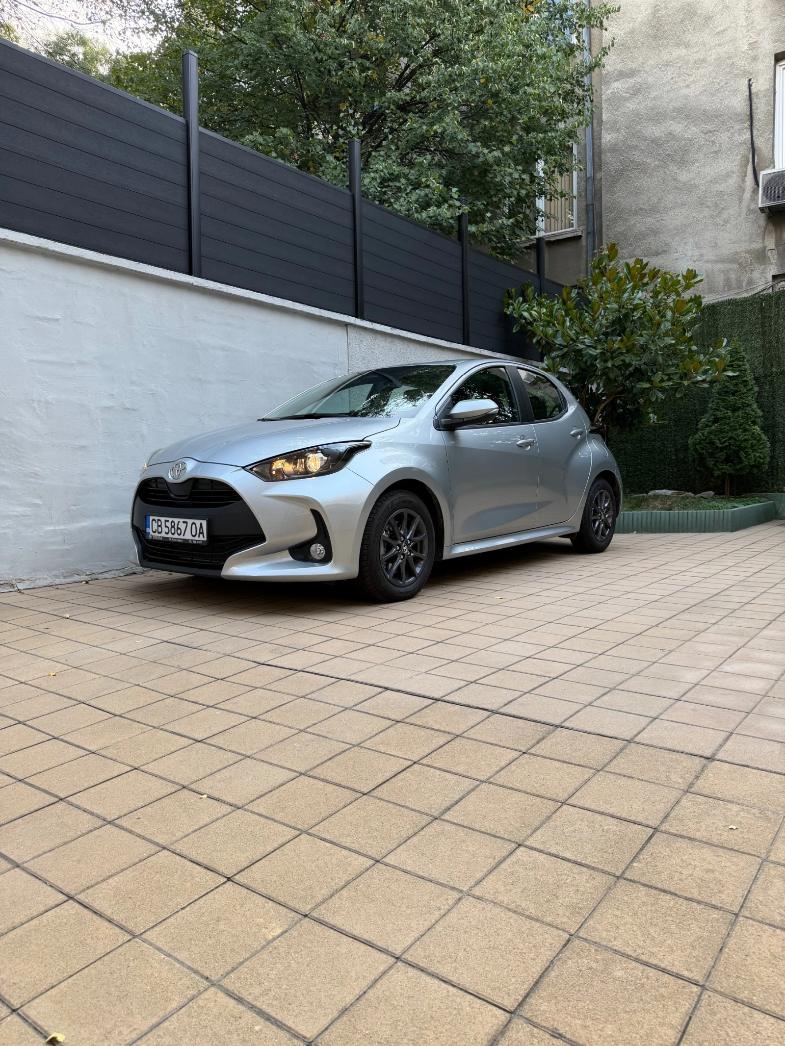 Toyota Yaris Hybrid chic MY 25, снимка 3 - Автомобили и джипове - 56041085