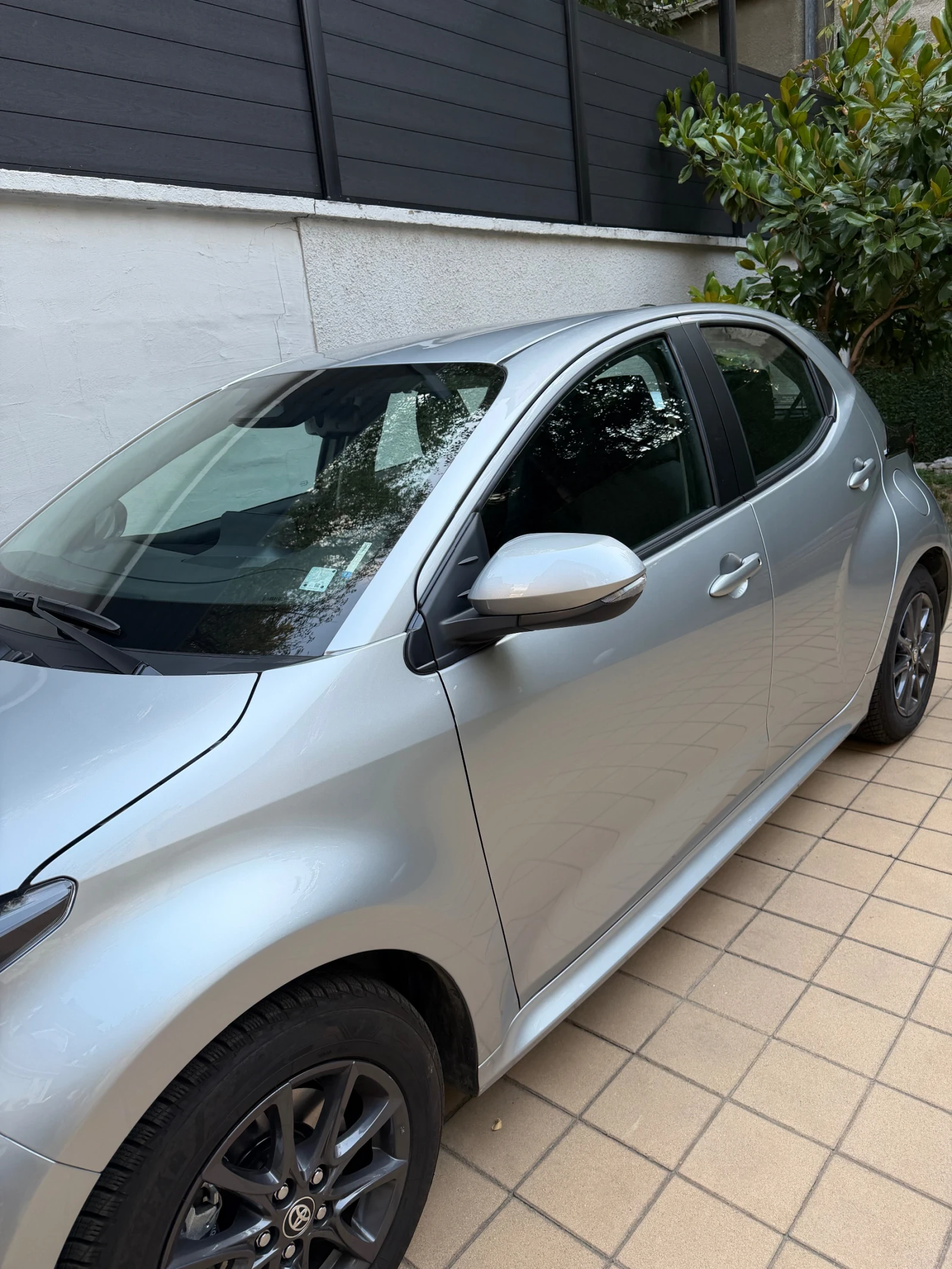 Toyota Yaris Hybrid chic MY 25, снимка 7 - Автомобили и джипове - 56041085