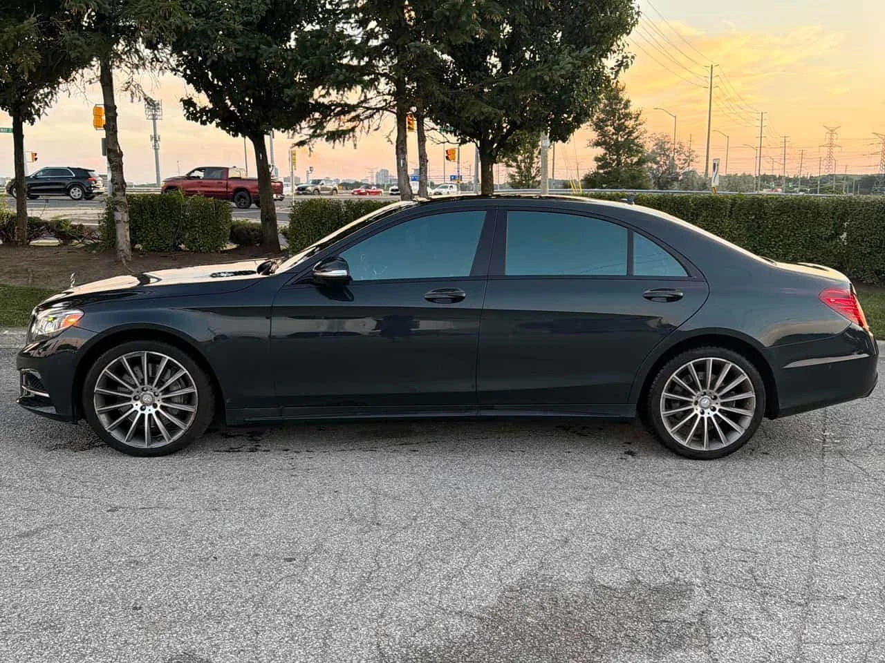 Mercedes-Benz S 550 * CARFAX * BURMESTER * HEAD UP * 360 * ОБДУХВАНЕ *, снимка 2 - Автомобили и джипове - 56221179