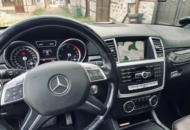 Mercedes-Benz ML 350 4 Matic, снимка 15 - Автомобили и джипове - 52860514