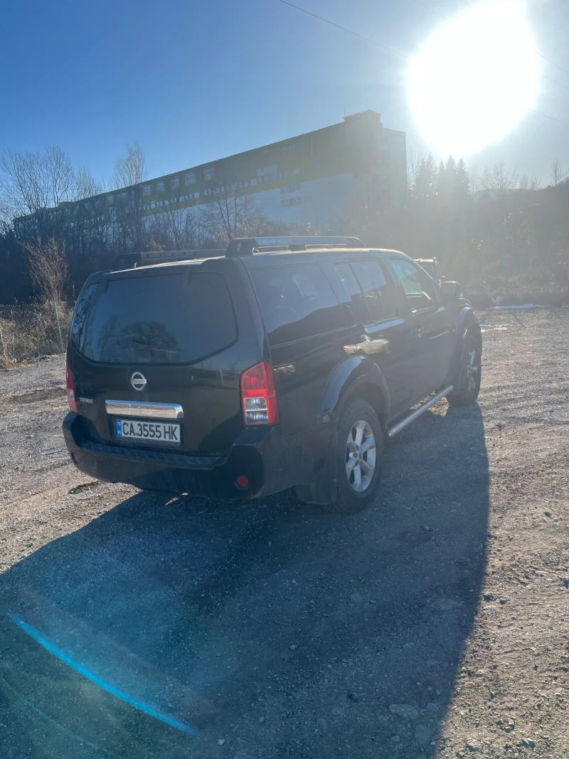Nissan Pathfinder, снимка 4 - Автомобили и джипове - 52942653