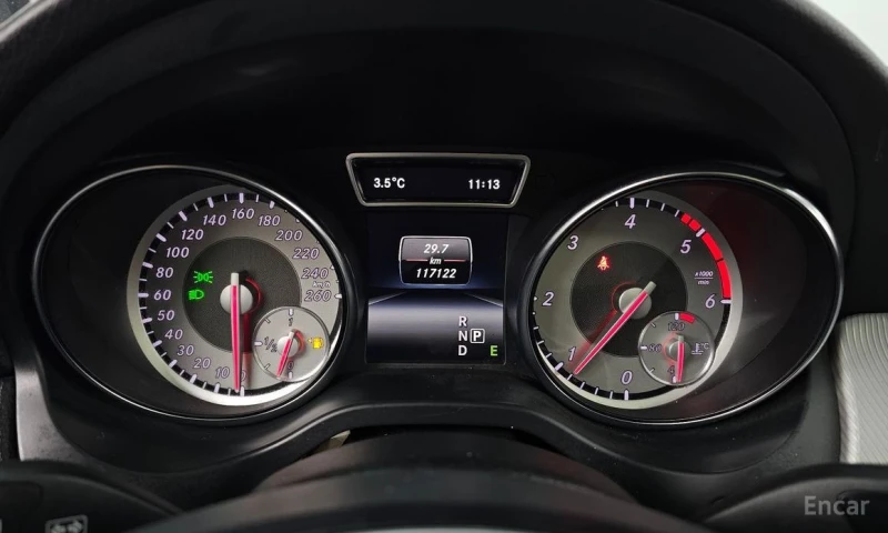 Mercedes-Benz GLA 200, снимка 7 - Автомобили и джипове - 53450851