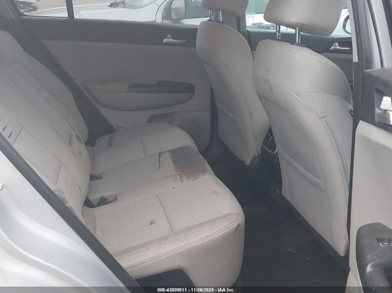 Kia Sportage 2.4l Lx, снимка 8 - Автомобили и джипове - 53577557