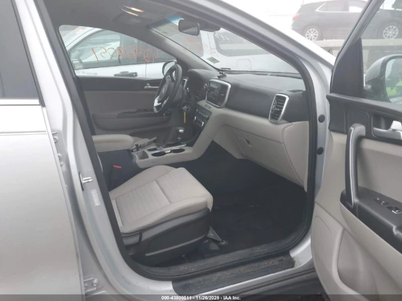 Kia Sportage 2.4l Lx, снимка 5 - Автомобили и джипове - 53577557