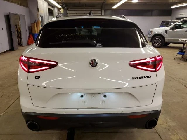 Alfa Romeo Stelvio, снимка 6 - Автомобили и джипове - 48718434