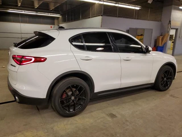 Alfa Romeo Stelvio, снимка 4 - Автомобили и джипове - 48718434