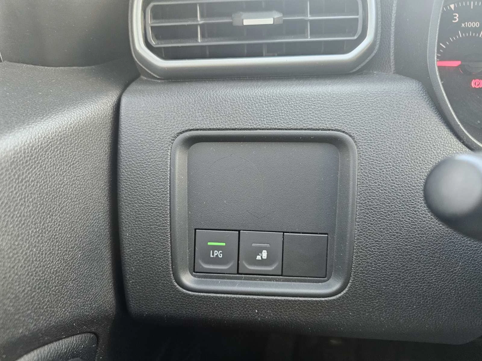 Dacia Duster 1.0 TCe 90 Stop&Start LPG | Mobile.bg   12