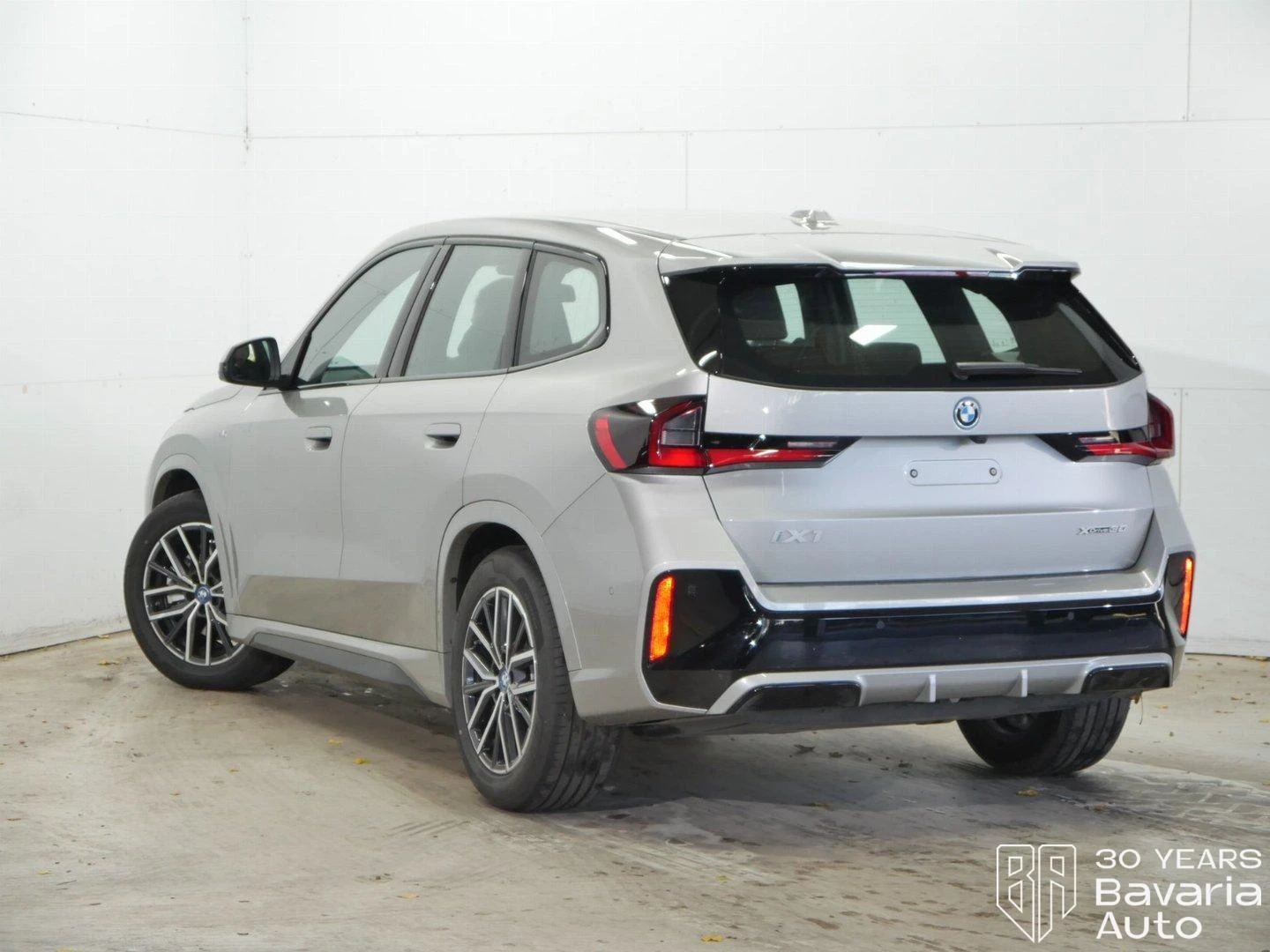 BMW iX1 30 xDrive M Sport Paket | Mobile.bg   2