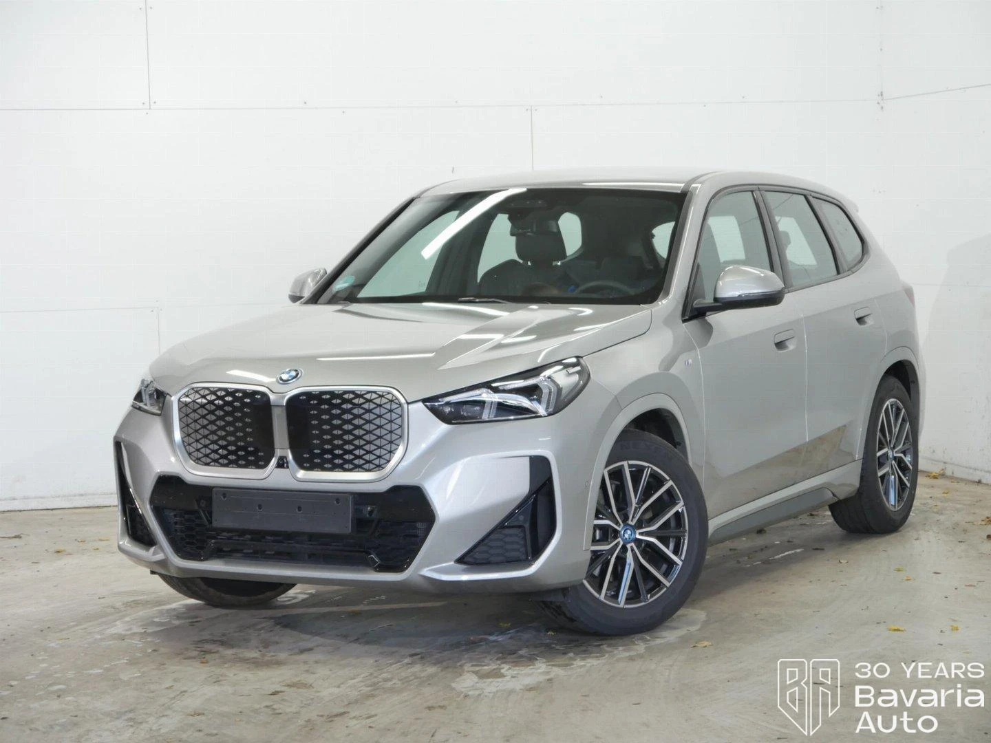 BMW iX1 30 xDrive M Sport Paket | Mobile.bg   1