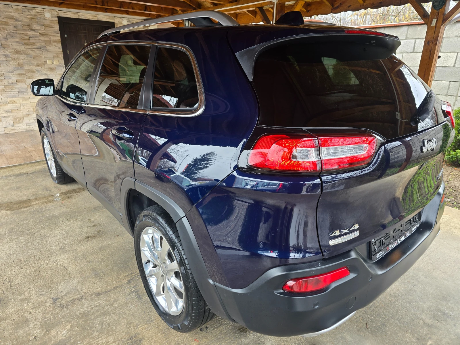 Jeep Cherokee 2.0D-MULTIJET-4X4-LIMITED-AVTOMATIK-PANORAMA - изображение 4