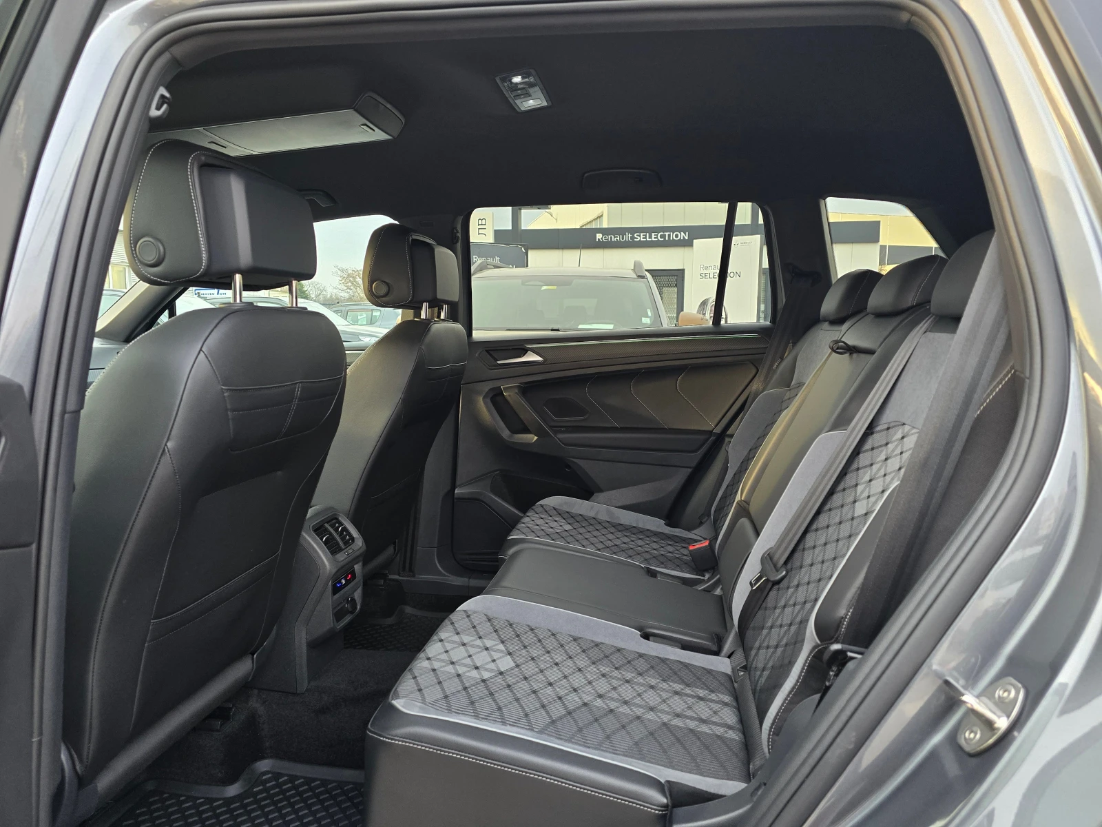 VW Tiguan 2.0 TDI/R-LINE/ALLSPACE - изображение 7