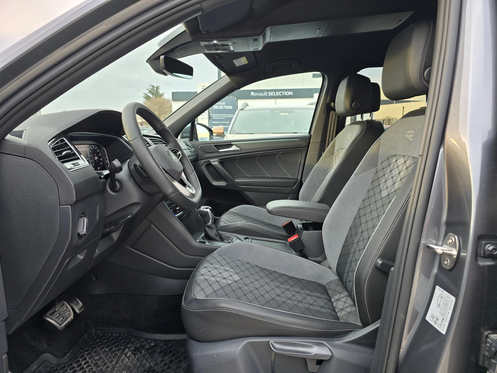 VW Tiguan 2.0 TDI/R-LINE/ALLSPACE - изображение 6