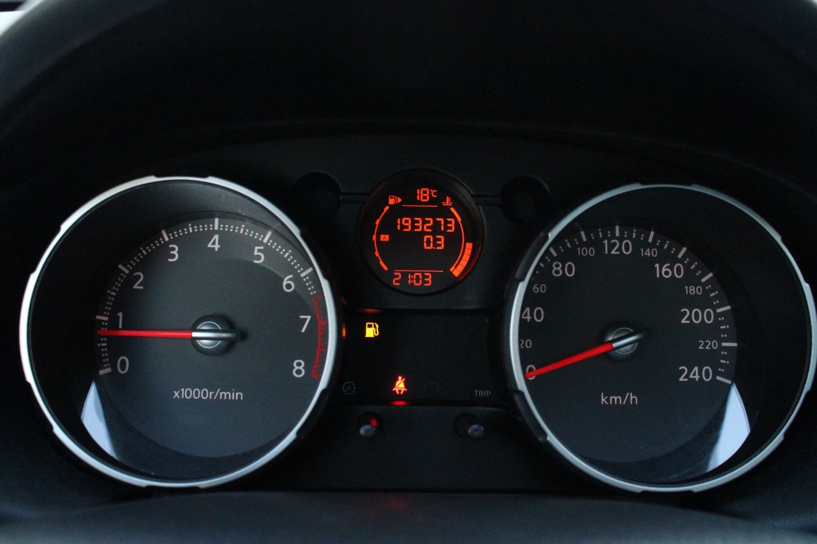 Nissan Qashqai + 2 / 2.0 TEKNA / 7 МЕСТЕН, снимка 13 - Автомобили и джипове - 54611598