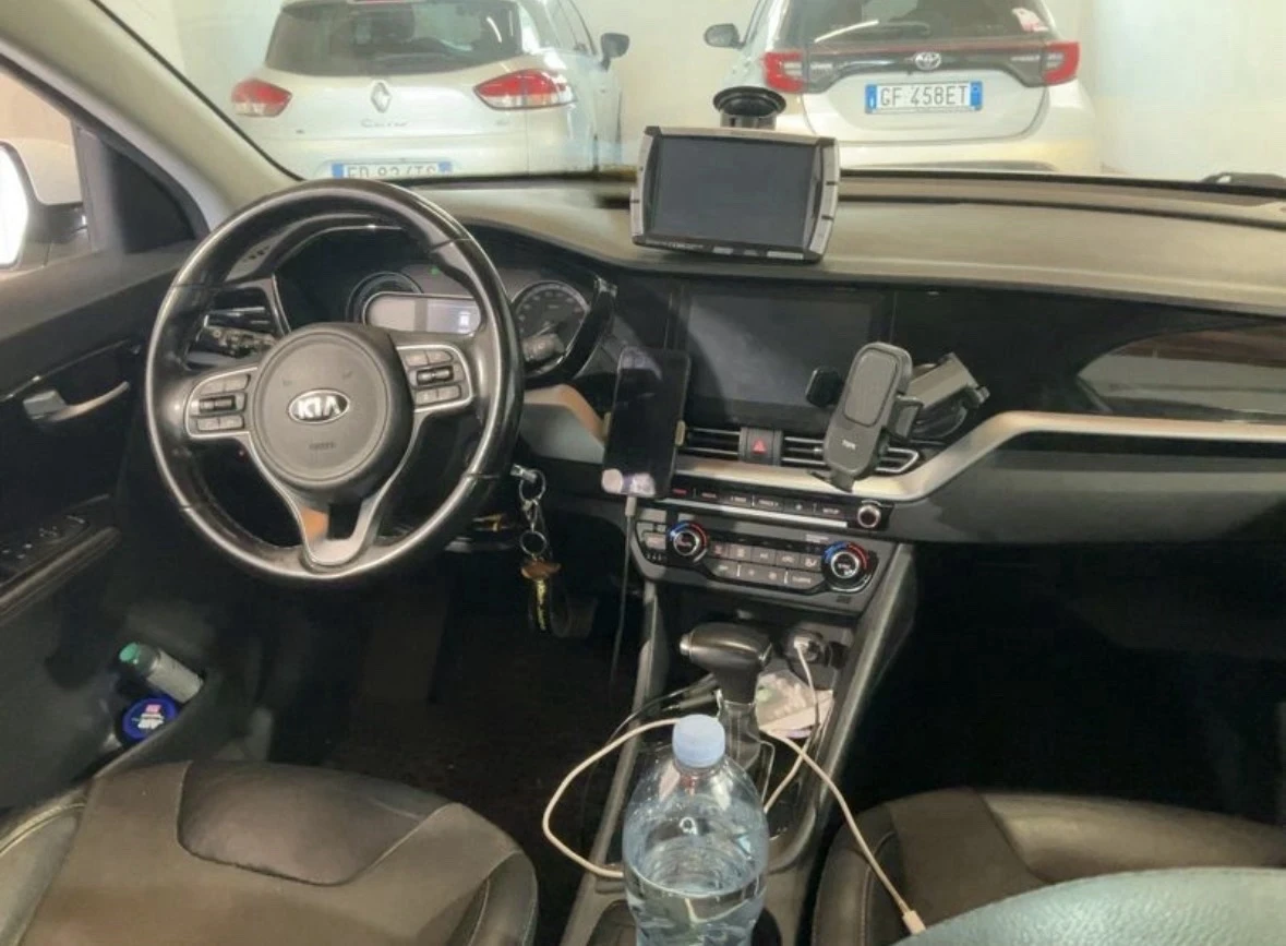 Kia Niro 1.6 Hybrid -FACELIFT 141ks., снимка 8 - Автомобили и джипове - 54621014