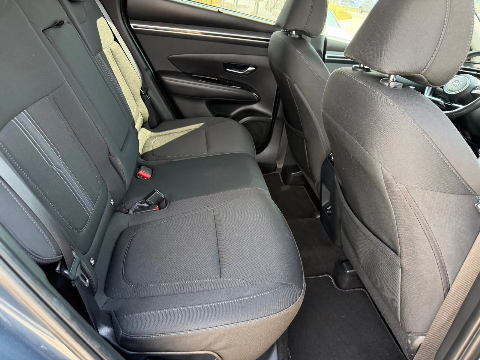 Hyundai Tucson 1.6 CRDI, снимка 14 - Автомобили и джипове - 54668938