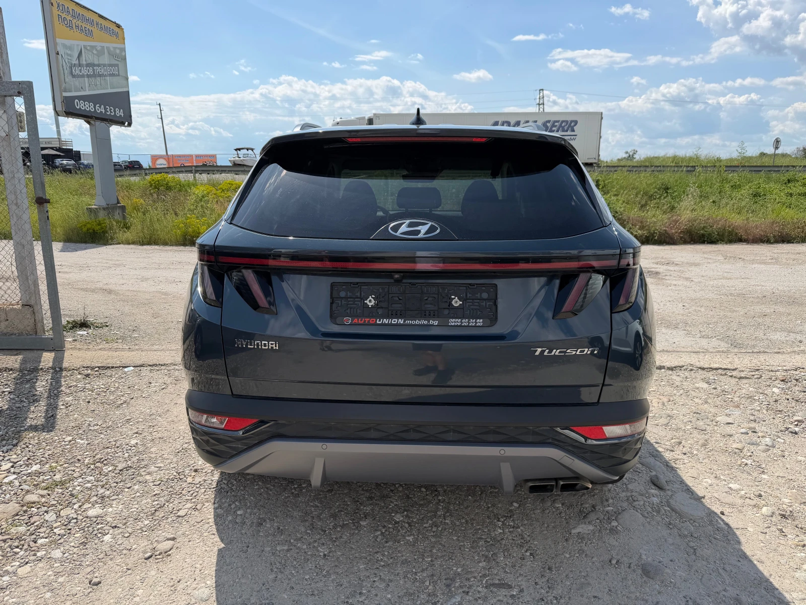 Hyundai Tucson 1.6 CRDI, снимка 6 - Автомобили и джипове - 54668938