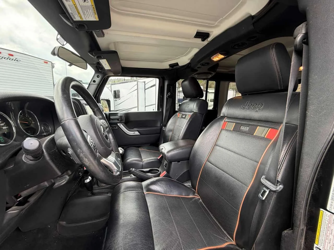 Jeep Wrangler * 70th Anniversary* АВТОКРЕДИТ БЕЗ ПЪРВОНАЧАЛНА* , снимка 5 - Автомобили и джипове - 54760393