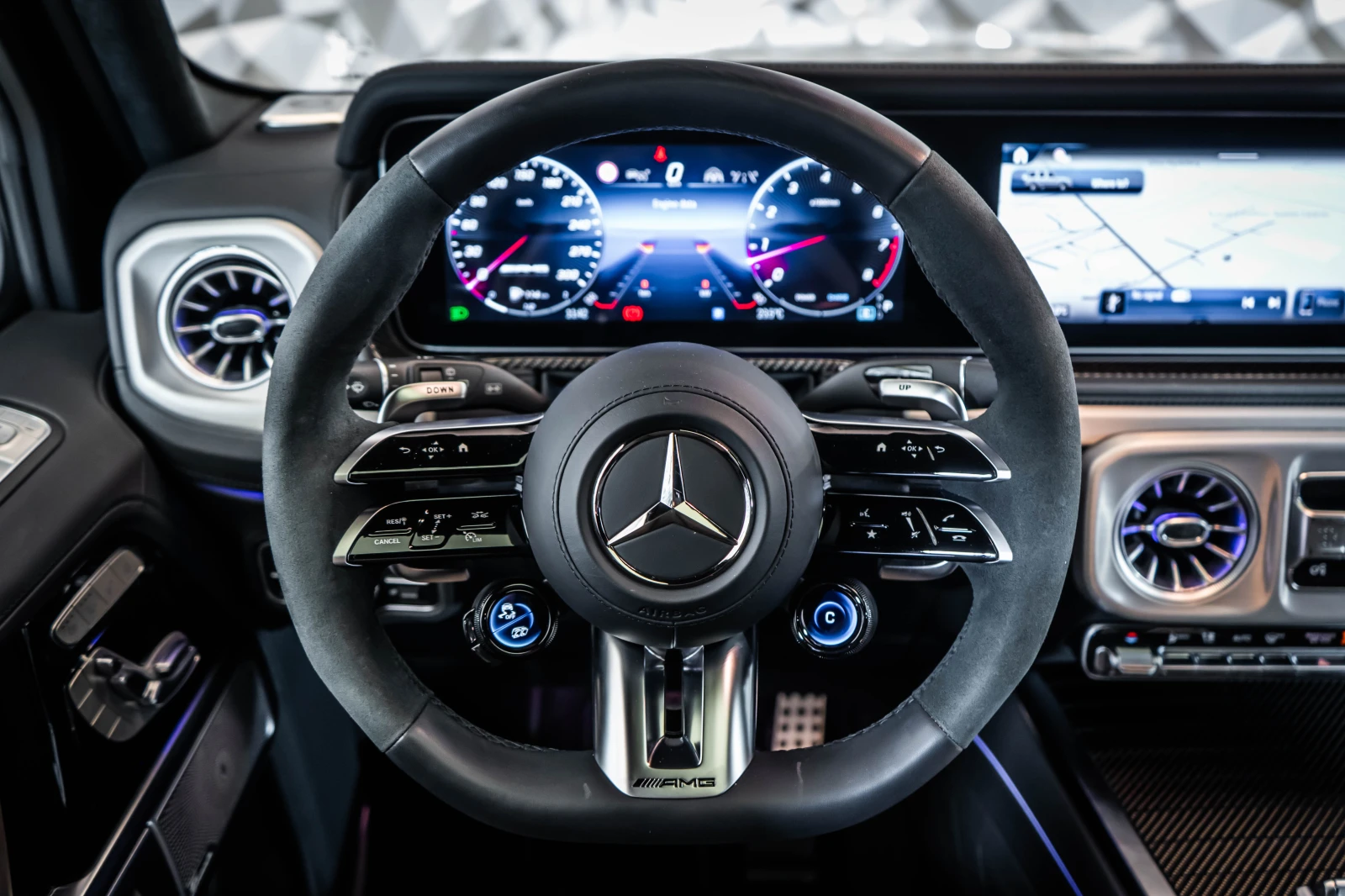 Mercedes-Benz G 63 AMG Carbon Exterior* Burmester* 360, снимка 11 - Автомобили и джипове - 54941274