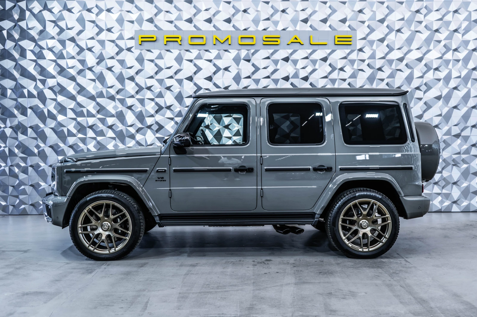 Mercedes-Benz G 63 AMG Carbon Exterior* Burmester* 360, снимка 3 - Автомобили и джипове - 54941274